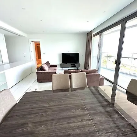 Apartamento Del Mar Beachfront 3 Bedroom 'a'