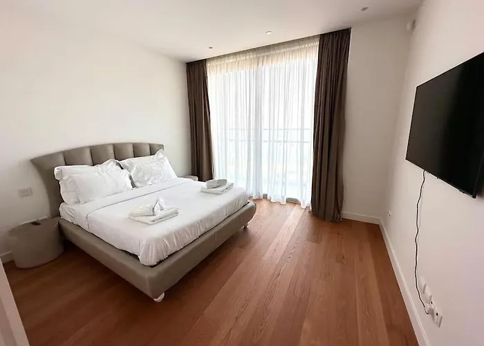 Apartment Del Mar Beachfront 3 Bedroom 'a' *